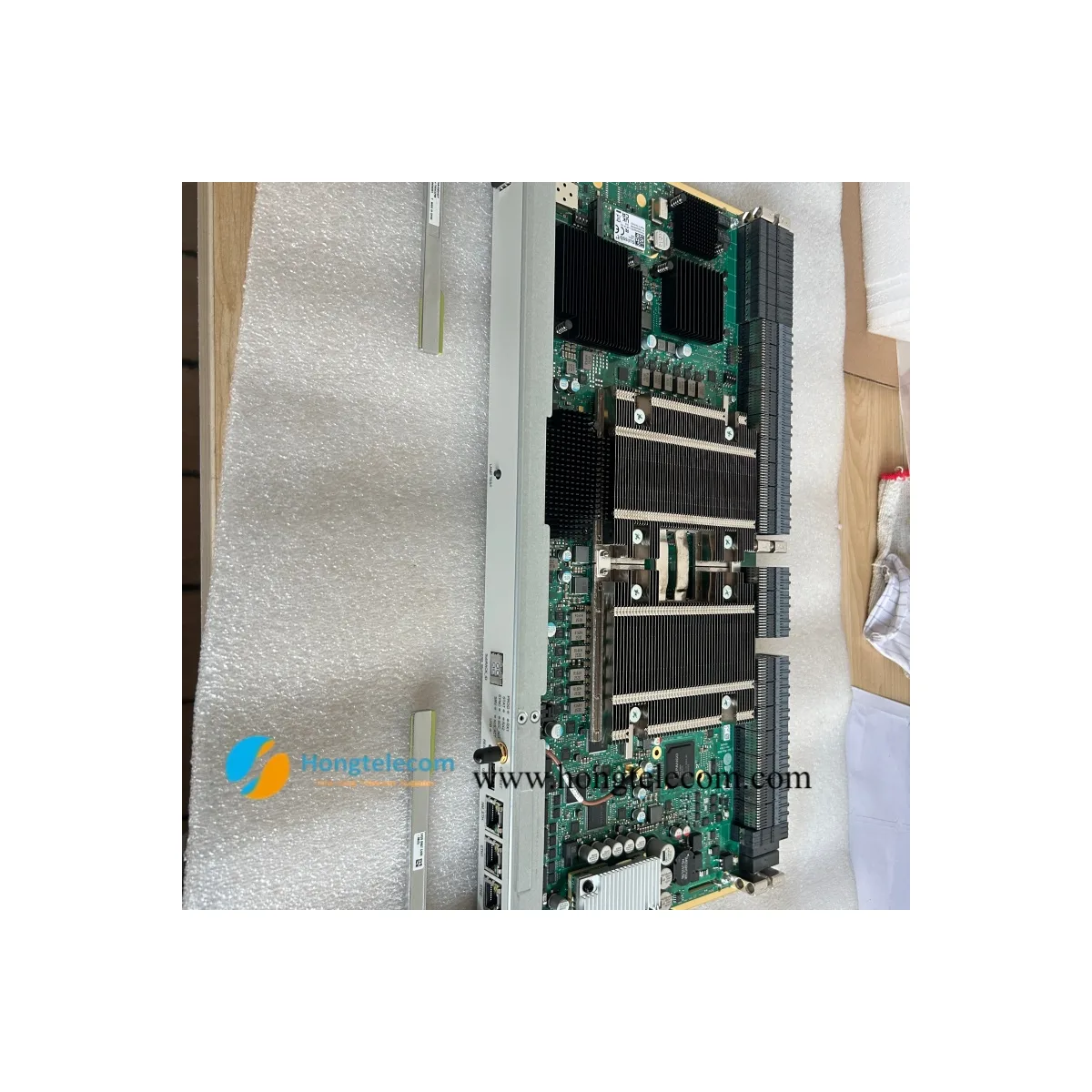 TN11LQCPF16 03032SCD Huawei 4*100Gbit/s or 16*10Gbit/s Service Programmable Wavelength Conversion Board