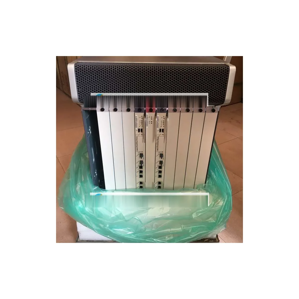 CR5DSFUIE07C 03053548 Huawei 200Gbps Switch Fabric Unit C(SFUI-200-C)